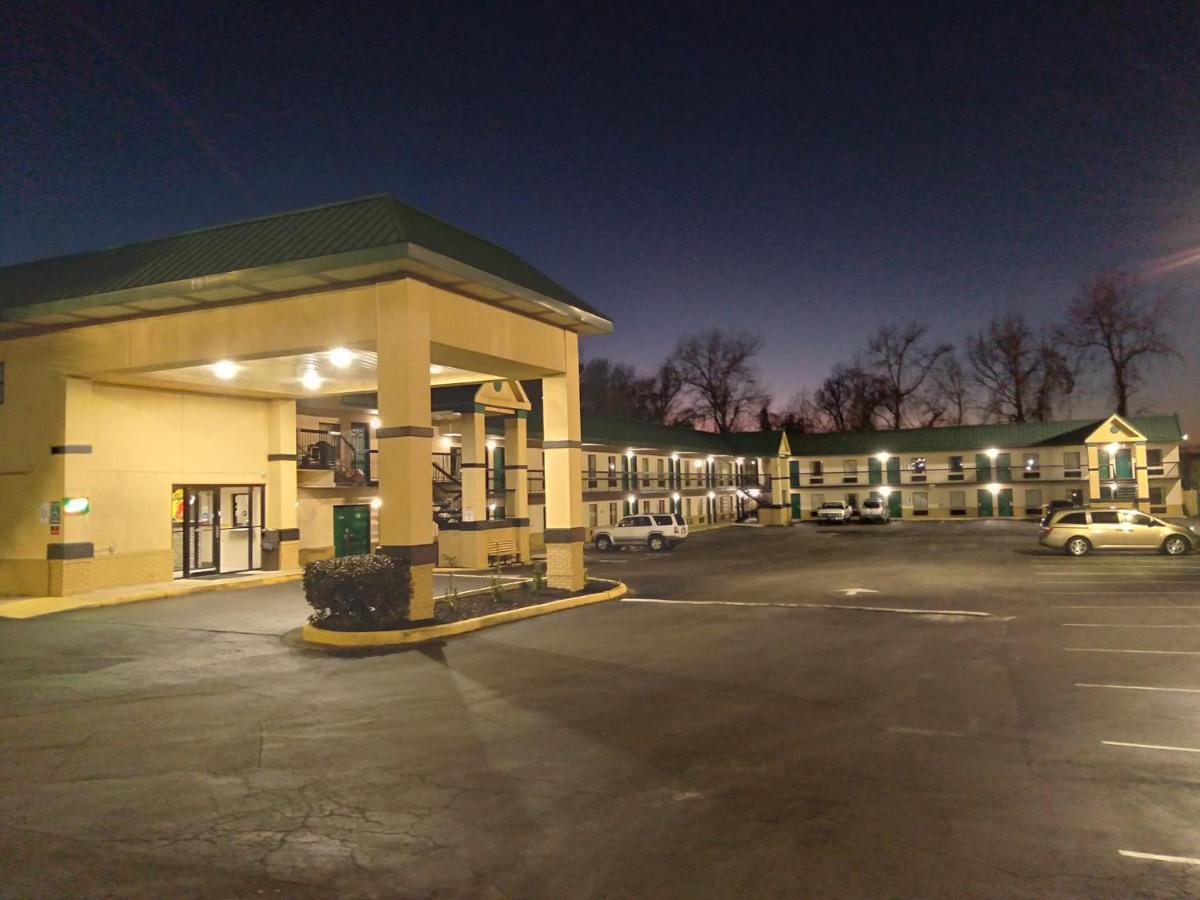 Super 8 By Wyndham Columbia Motell Exteriör bild