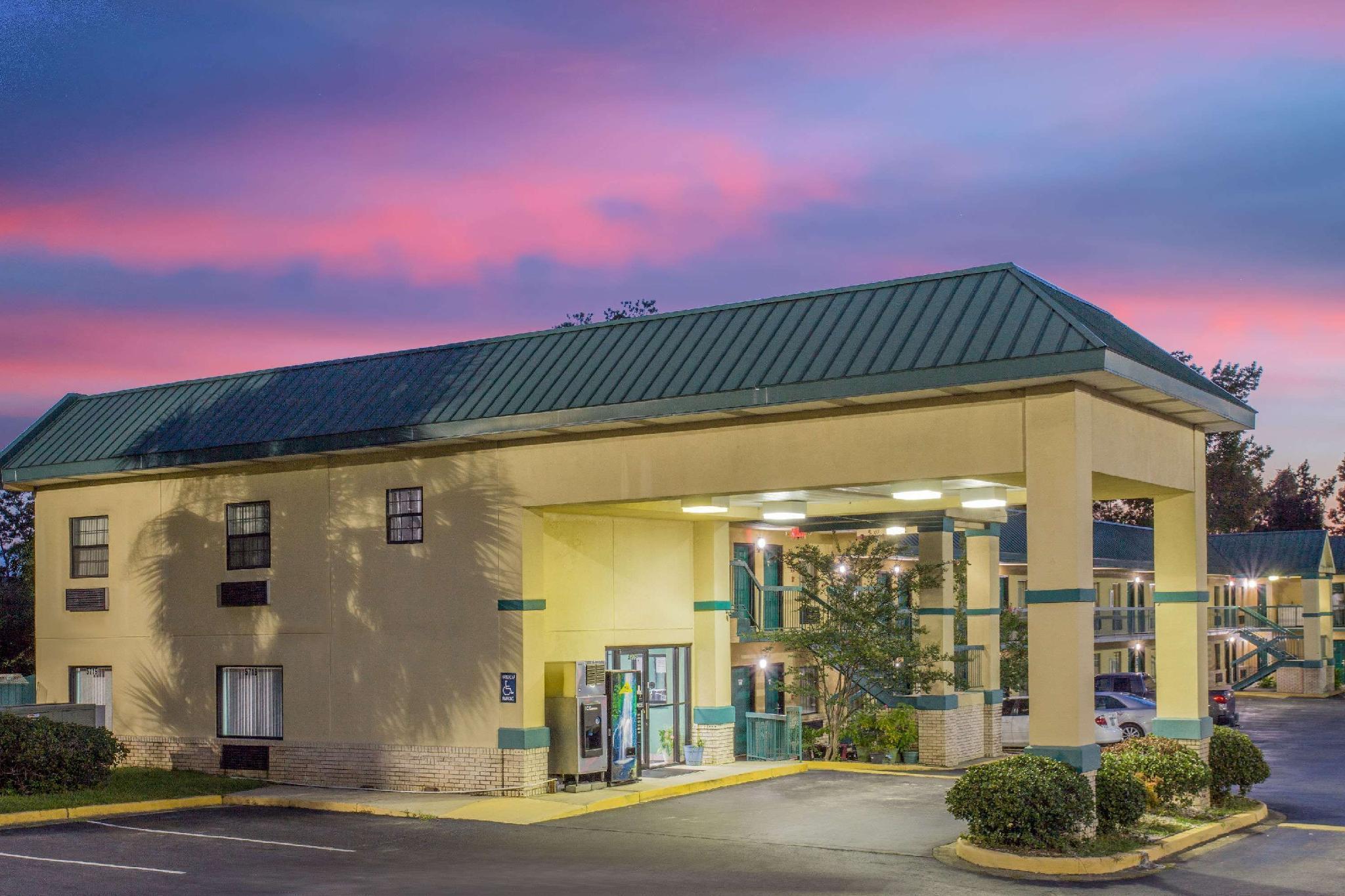 Super 8 By Wyndham Columbia Motell Exteriör bild